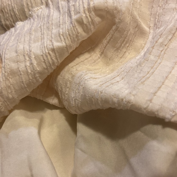 Ivory Shorts 6 (Med) NIAY - Picture 5 of 5